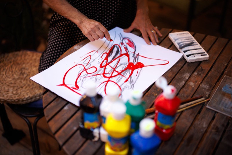 Michal Bogin Feinberg creating art